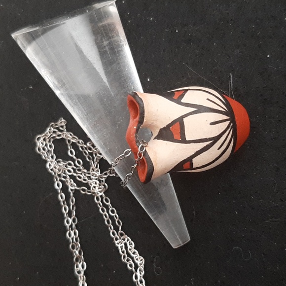 Miniature signed Acoma Pueblo wedding vase pendant - Picture 2 of 4